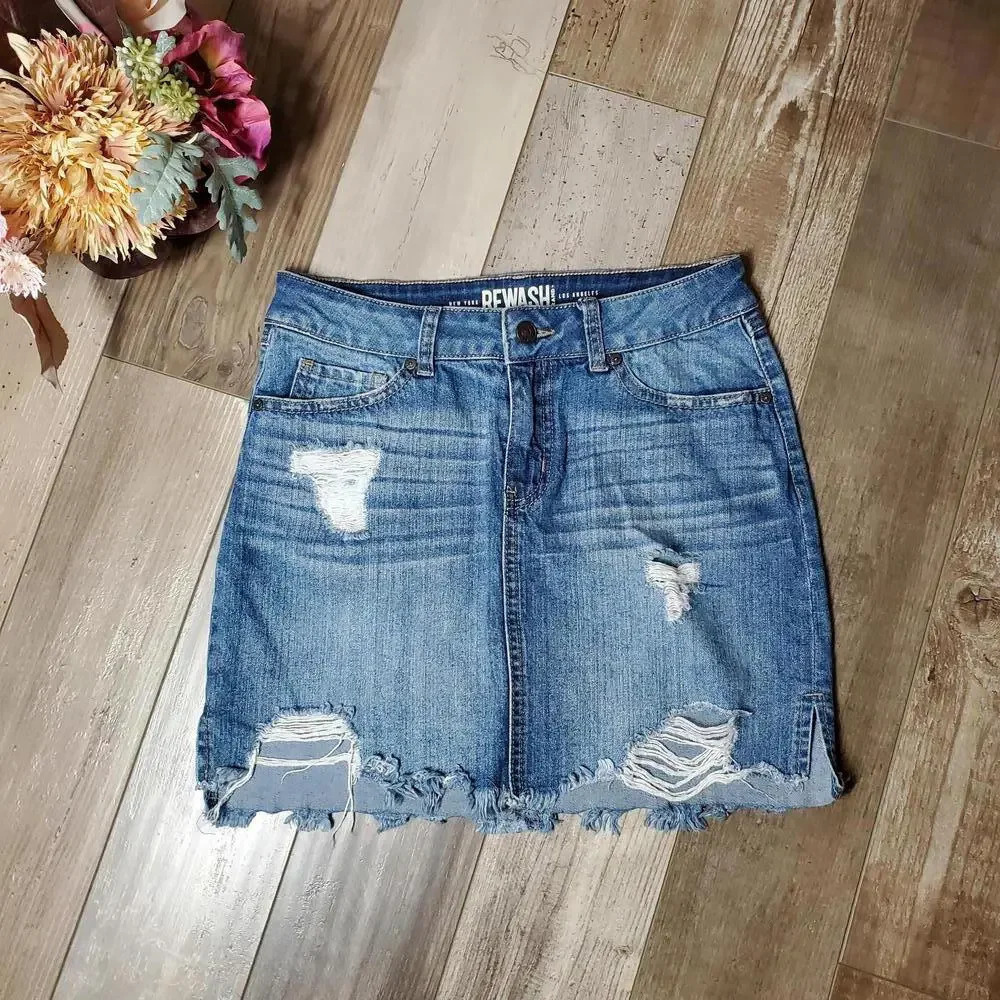 Rewash Vintage Reunion Denim Distressed Skirt Size 3/26
